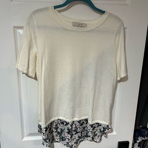 Size medium white and floral blouse from loft, perfect used condition.